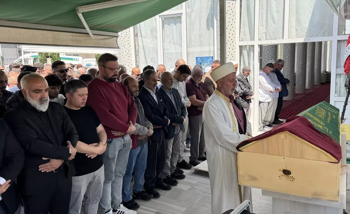 Çanakkale'deki Kazada Hayatını Kaybeden Aynur Kocabey Defnedildi