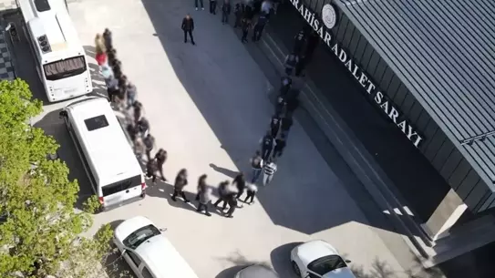 Dolandırıcılık Operasyonunda 25 Tutuklama