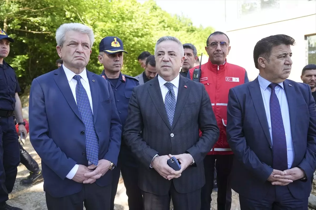 Çekmeköy'de Toprak Kayması: 1 Ölü, 1 Yaralı