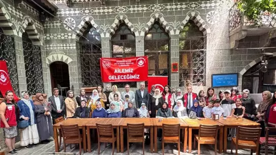 Diyarbakır'da "Anneler Günü" dolayısıyla etkinlik yapıldı