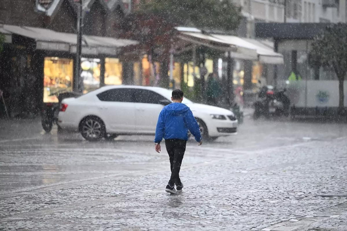 Edirne'de Sağanak Yağışlar Problemlere Yol Açtı