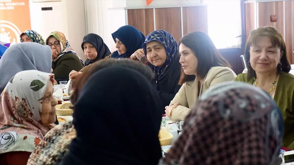 Karabük'te şehit anneleri yemekte buluştu