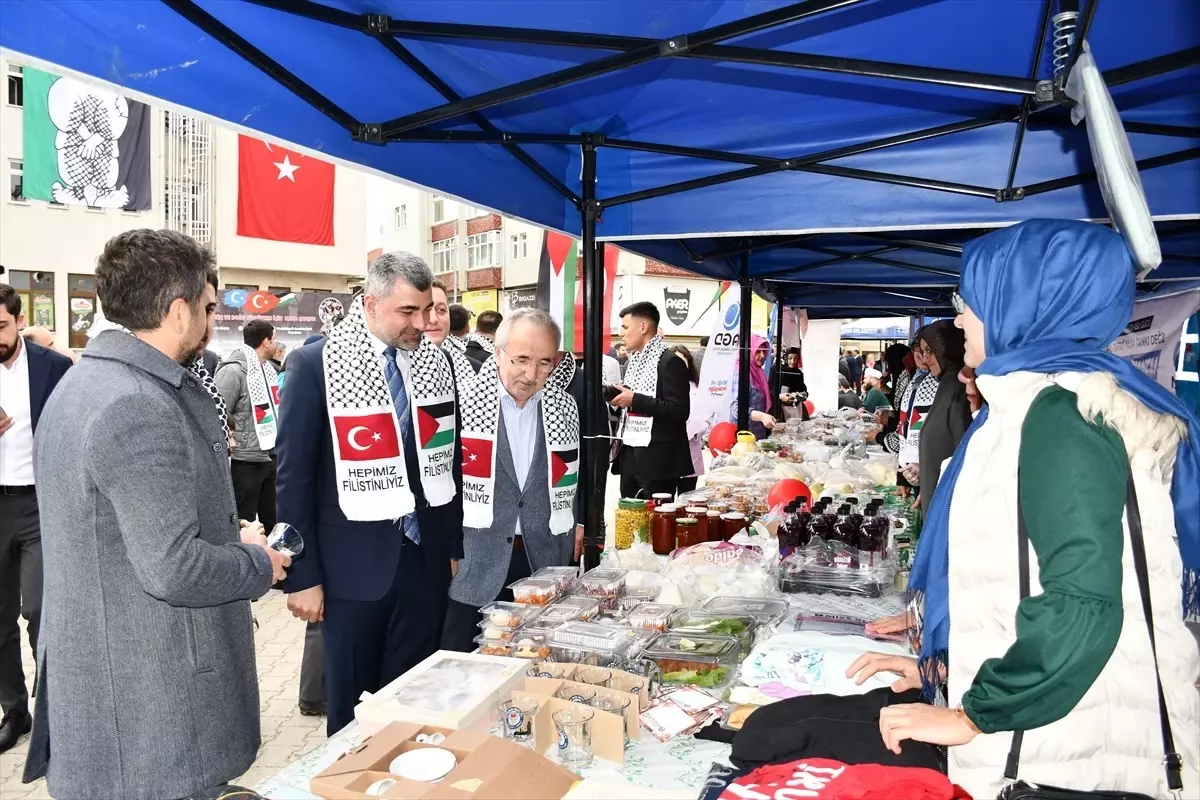 Vezirköprü'de Hayır Çarşısı Açıldı