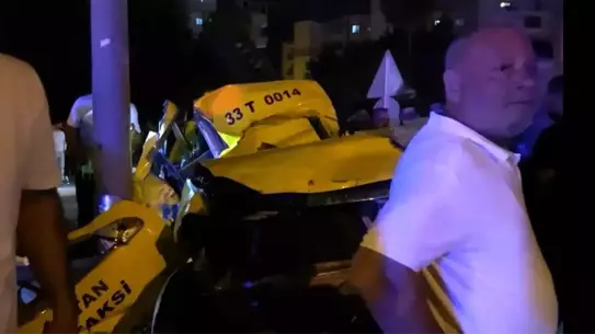 Mersin'de Trafik Kazası: 2 Ölü