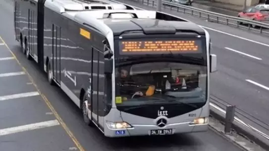 Metrobüs Yangını Söndürüldü