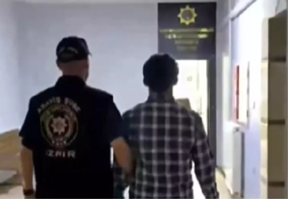 Hırsızlıkla Aranan Firari İzmir'de Yakalandı