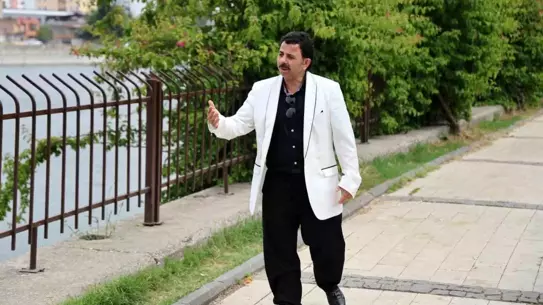 Müzik Hayallerini Gerçekleştiren Cemil
