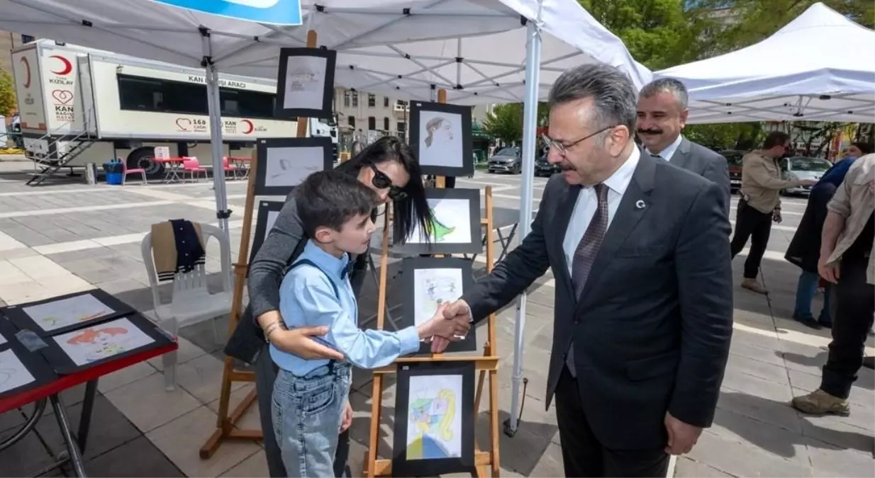 Vali Aksoy Engelsiz Hayır Panayırı'nda