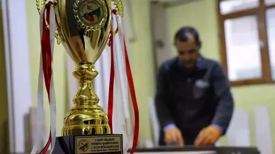 Usta Mobilyacı Bilardo Şampiyonu