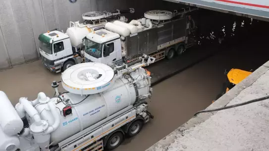 Kayseri'de Sağanak Su Baskınlarına Neden Oldu