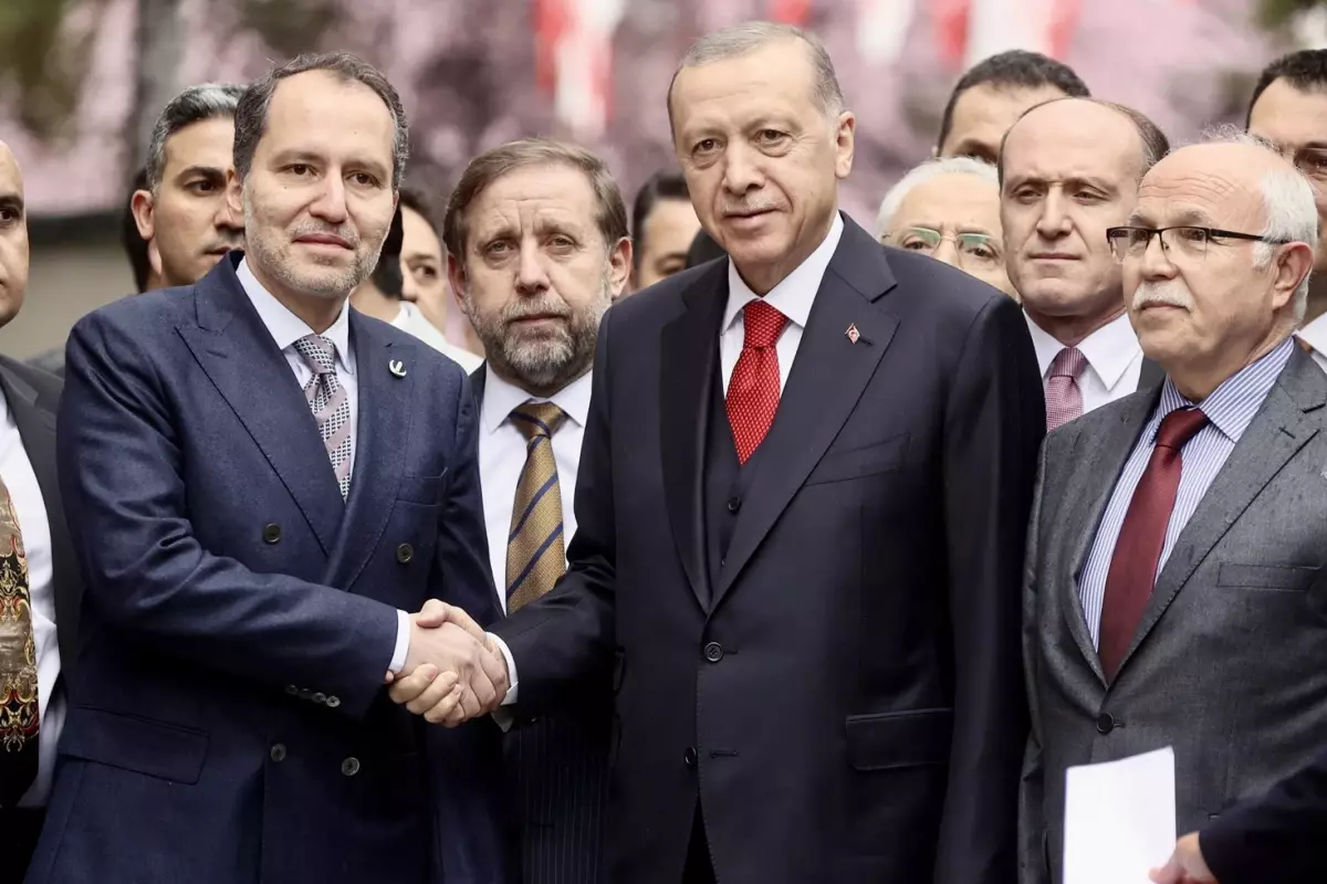 Fatih Erbakan, terörsüz Türkiye sürecine destek için 10 soru sıraladı