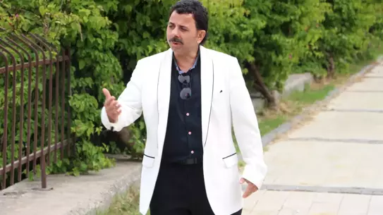 Konuşma Bozukluğu Olan Şarkıcı Cemil Baba