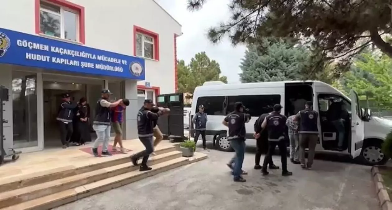 Konya'da Göçmen Kaçakçılarına Operasyon