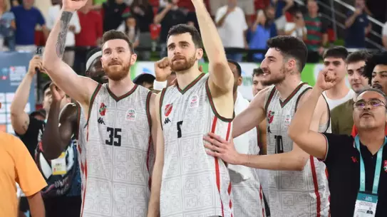 Karşıyaka, Anadolu Efes ile Erteleme Maçına Çıkıyor