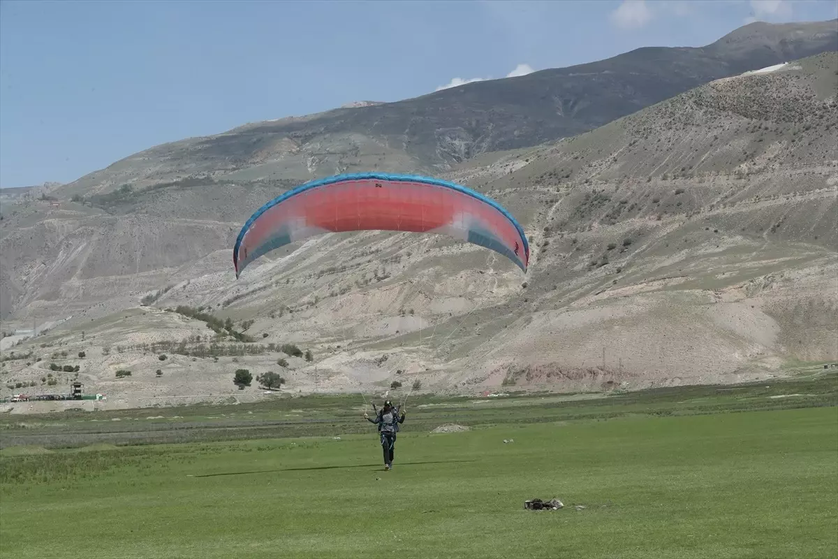 Engellilere Yamaç Paraşütü ve ATV Etkinliği