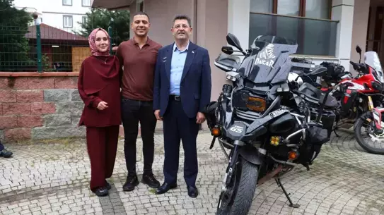 Motosikletle Umreye Giden Çift 25 Gün Sonra Dönüş Yaptı