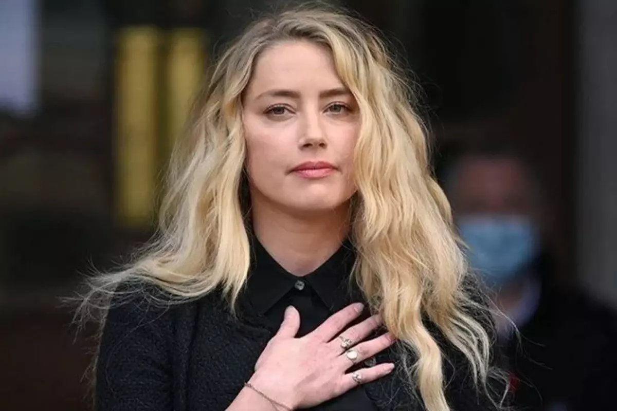 Amber Heard ikiz bebeklerini kucağına aldı! Elon Musk detayı dikkat çekti