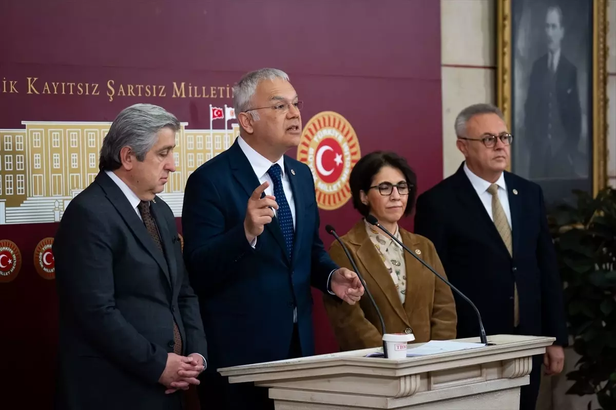 CHP'den Bakanlığa Tepki: Toplumsal Cinsiyet İfadesi