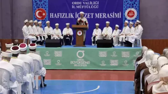 Diyanet İşleri Başkanı Erbaş: Türkiye'de Yarım Milyon Kur'an Hafızı Var