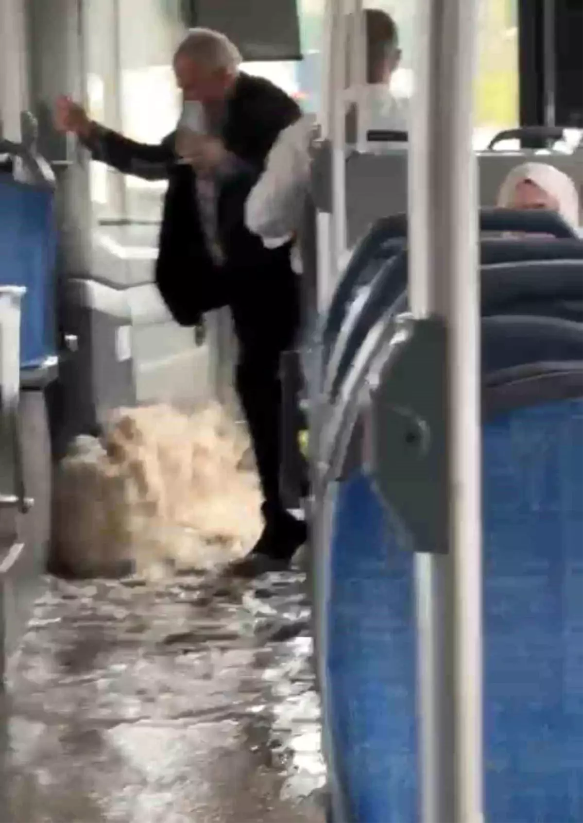 Diyarbakır'da Dolu ve Sağanak Yağış