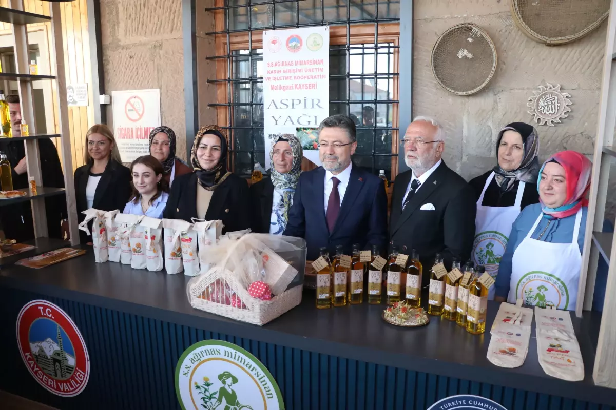 Bakan Yumaklı Ağırnas Kadın Kooperatifini Ziyaret Etti
