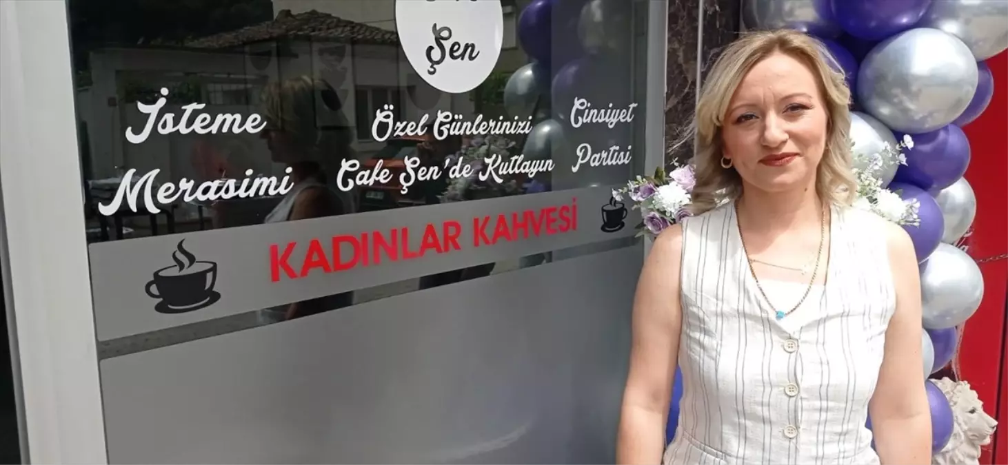 Balıkesir'de Kadınlar Kahvehanesi Açıldı
