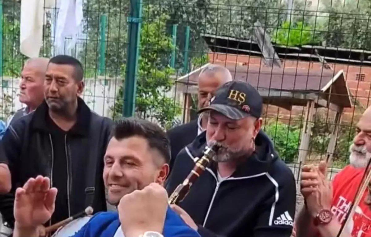 Hüsnü Şenlendirici İznik'te Düğün Coşkusu Yaşattı
