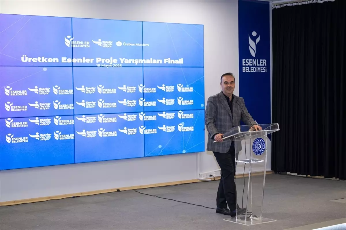 Sanayi ve Teknoloji Bakanı Kacır, Esenler Gençlik Merkezi'nde konuştu Açıklaması