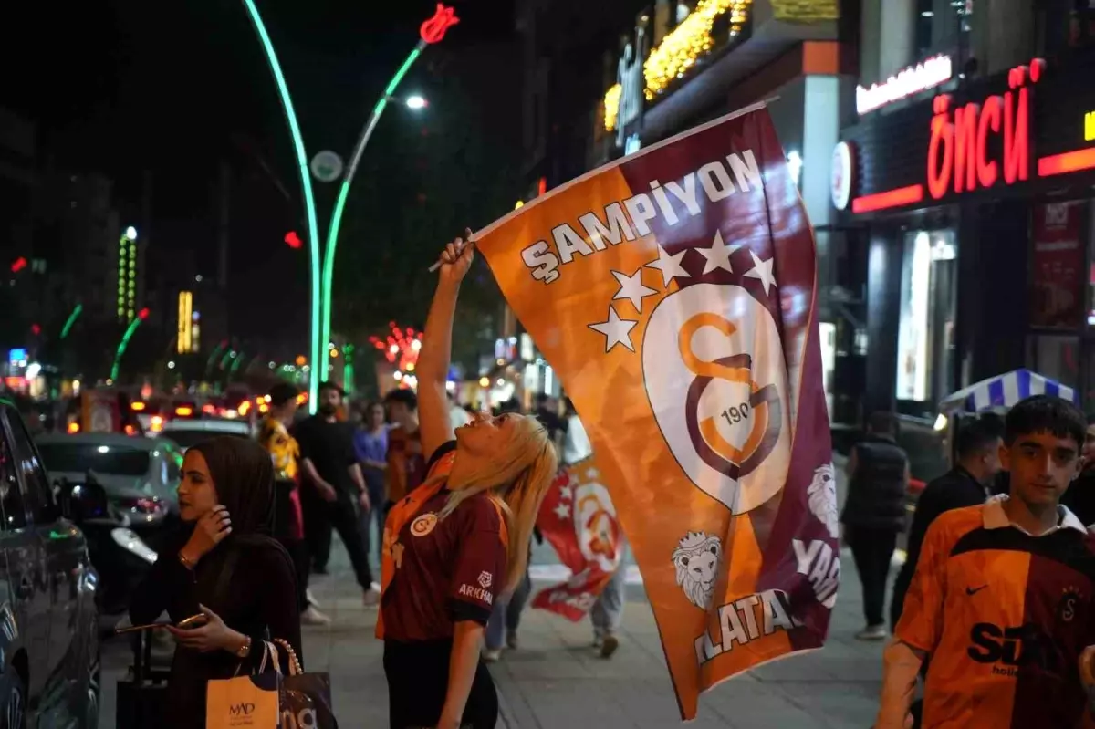 Galatasaray Şampiyonluğu Muş'ta Coşkuyla Kutlandı