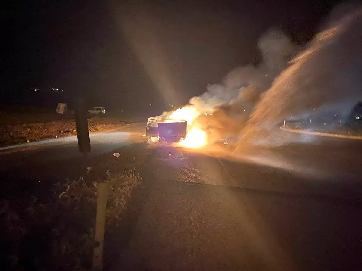 Hatay'da Tofaş Otomobil Yandı