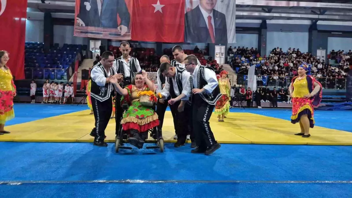 Düzce'de 19 Mayıs Gençlik ve Spor Bayramı Coşkuyla Kutlandı