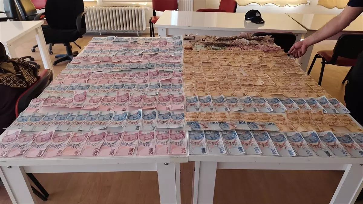 Sungurlu'da 3 Dilenciye 24 BİN LİRA