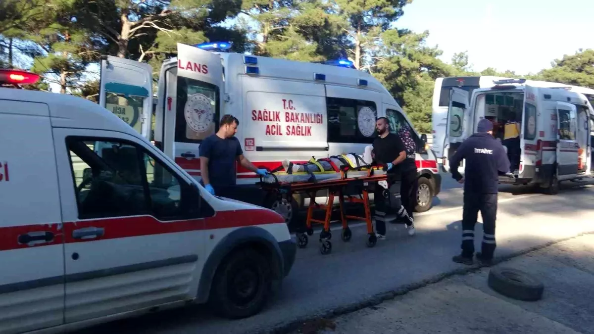 Çanakkale'de Kaza: Anne ve Oğlu Yaralandı