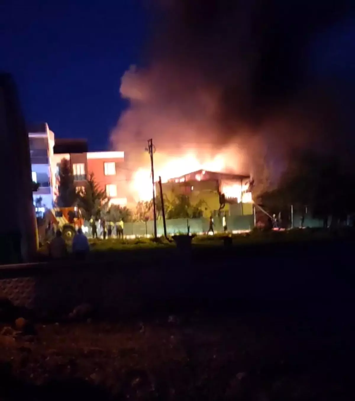 Adıyaman'da 2 Katlı Evde Yangın Paniği