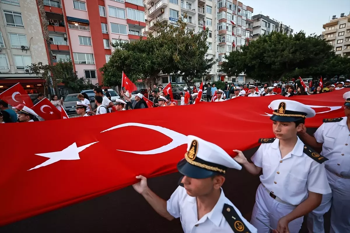 Adana ve Mersin'de 19 Mayıs Coşkusu