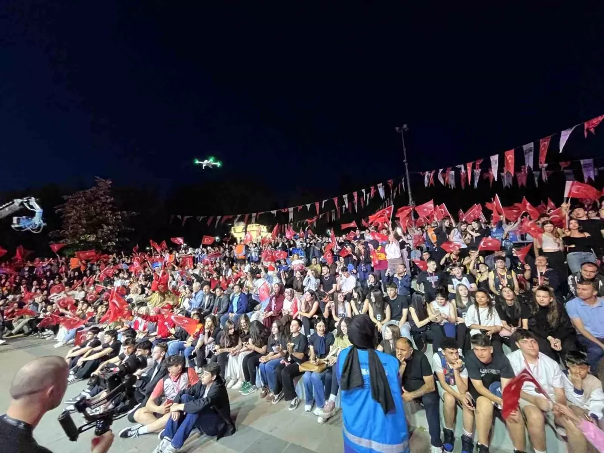 Bahçelievler'de 19 Mayıs Gençlik Konseri Düzenlendi