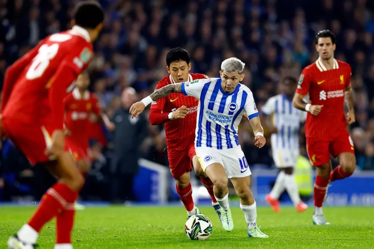 Brighton, şampiyon Liverpool'u devirdi