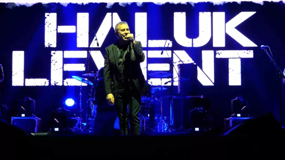 Haluk Levent, Aydın Konserinde Hayranlarına Teşekkür Etti