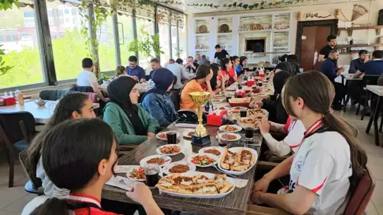 Aydınlar Okulları Kız Voleybol Turnuvasında Büyük Başarı Elde Etti