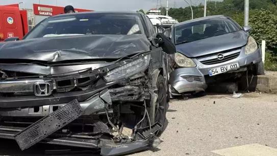 Sakarya'da Trafik Kazası: 4 Yaralı
