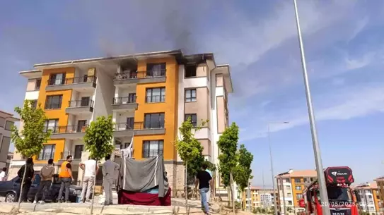 Birecik'te 5 Katlı Binada Yangın