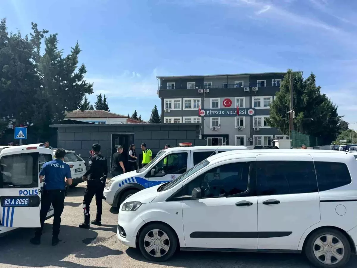 Birecik'te Aileler Arasında Kavga: 5 Yaralı