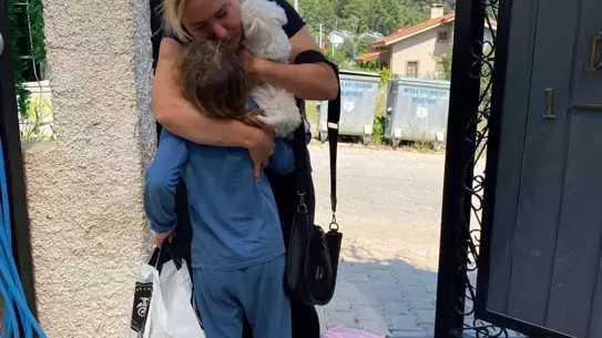 Anne, 3 Günlük Hapis Cezasının Ardından Kızına Kavuştu