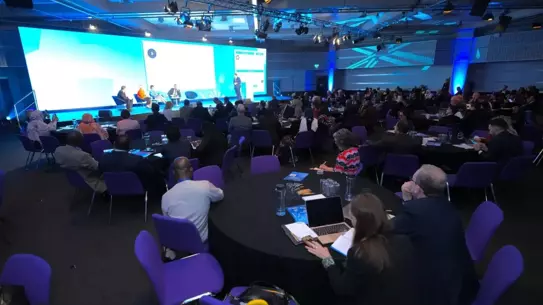Yusuf Tekin Londra'da Eğitim Forumunda