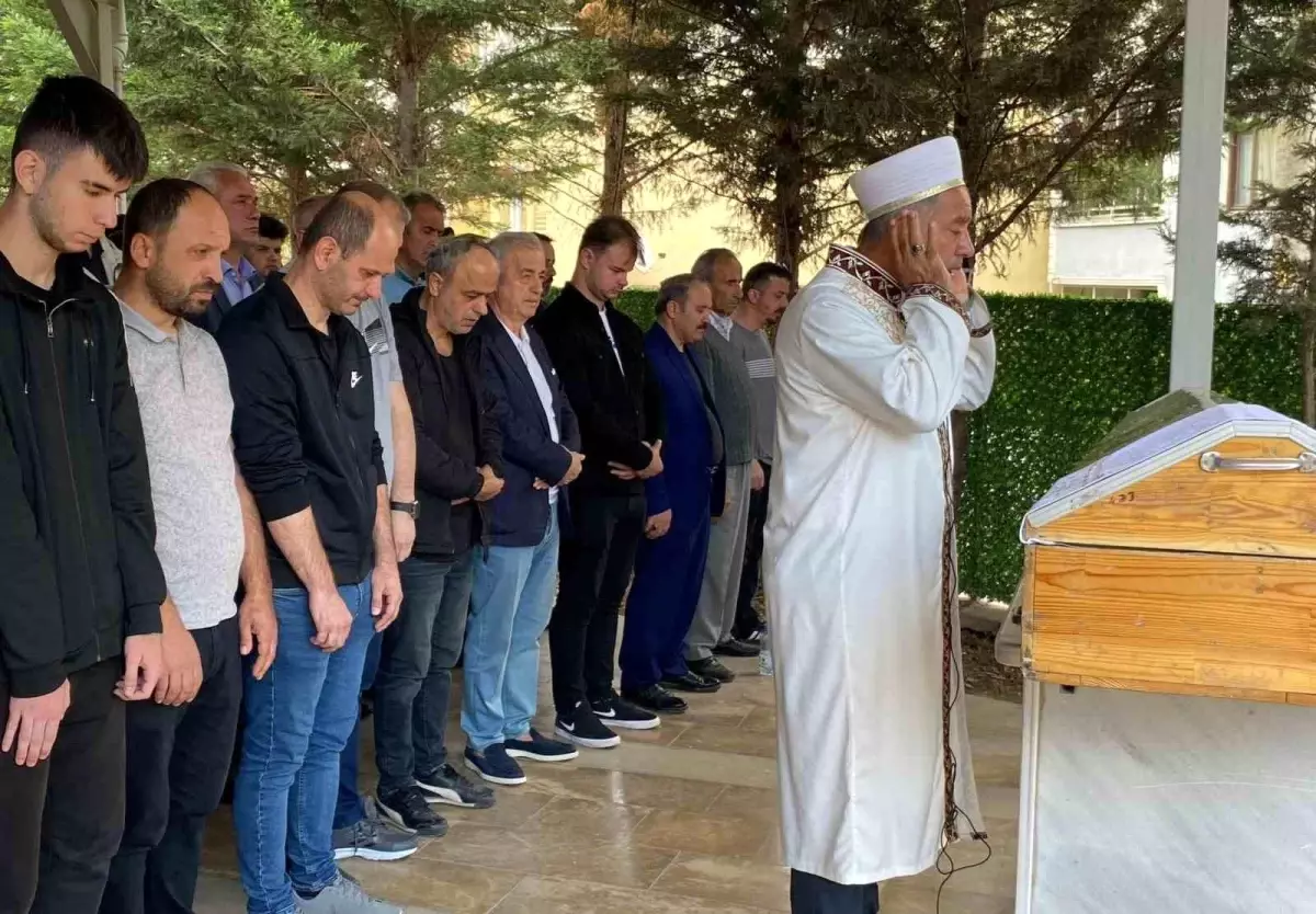16 Yaşındaki Çocuk Dereye Düşerek Hayatını Kaybetti
