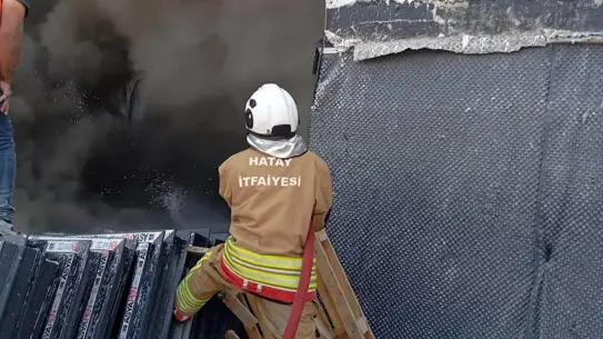 Hatay'da İnşaat Yangını Kontrol Altına Alındı