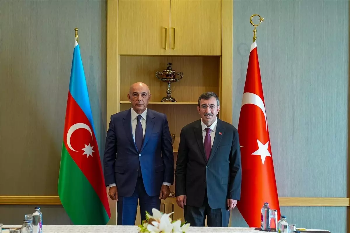 Türkiye-Azerbaycan İlişkileri Görüşüldü