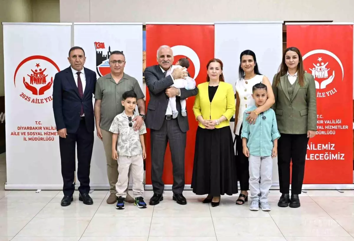 Diyarbakır'da Koruyucu Aileye Teslim Töreni