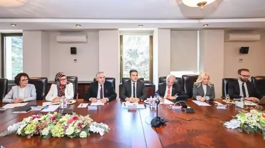 Bakan Ersoy'dan Kültür ve Sanat Vizyonu Toplantısı