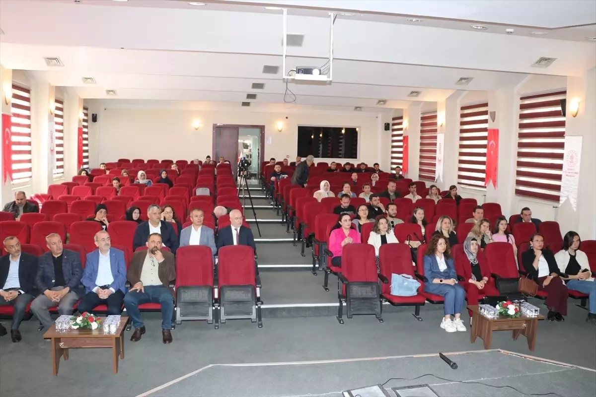 Kütahya'da Arkeoloji Konferansı Düzenlendi